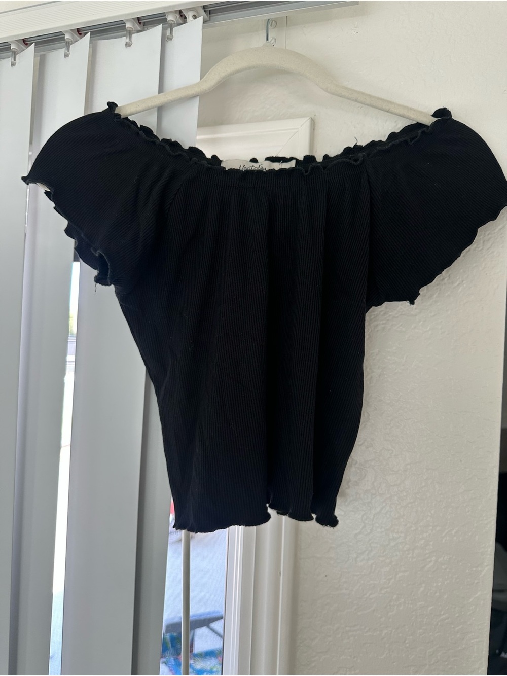 Nectar Black Off-Shoulder Ribbed Top